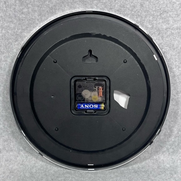 Atlanta Falcons NFL Round 12" Chrome Clock Wincraft Football Decor Man Cave - Picture 4 of 10